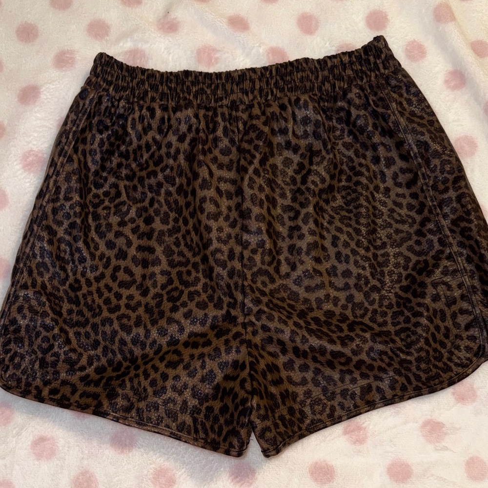 Leopard Print Shorts - Picture 2 of 4